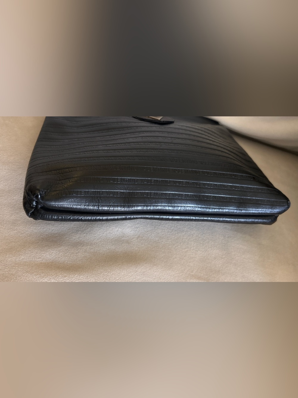 VALENTINO Clutch EUC - Picture 5 of 9